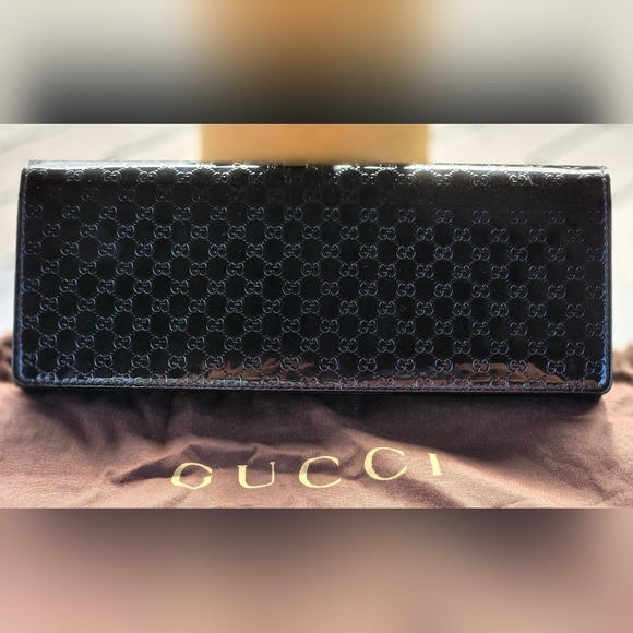 Gucci Handbags - Gucci Microguccissima Patent Leather Clutch
